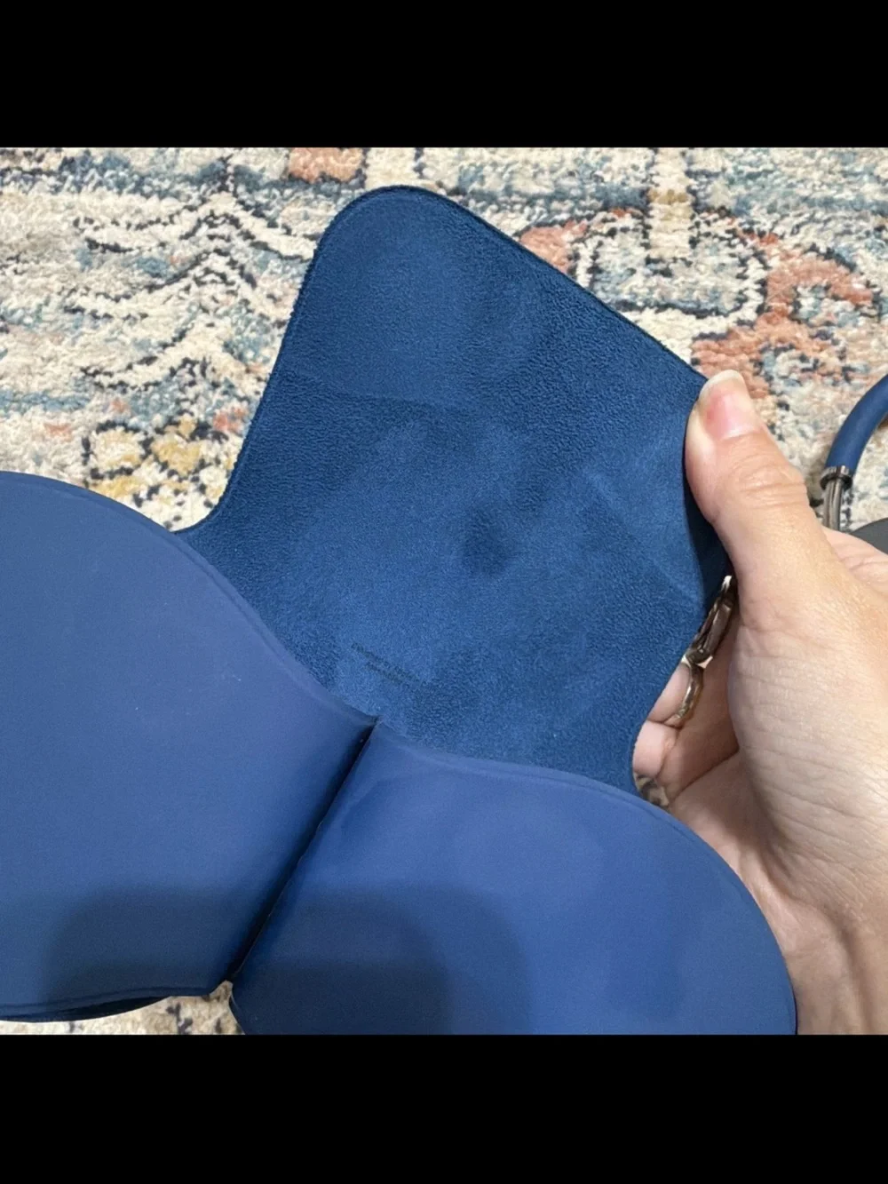 Apple AirPods Max in Navy Blue and Silver